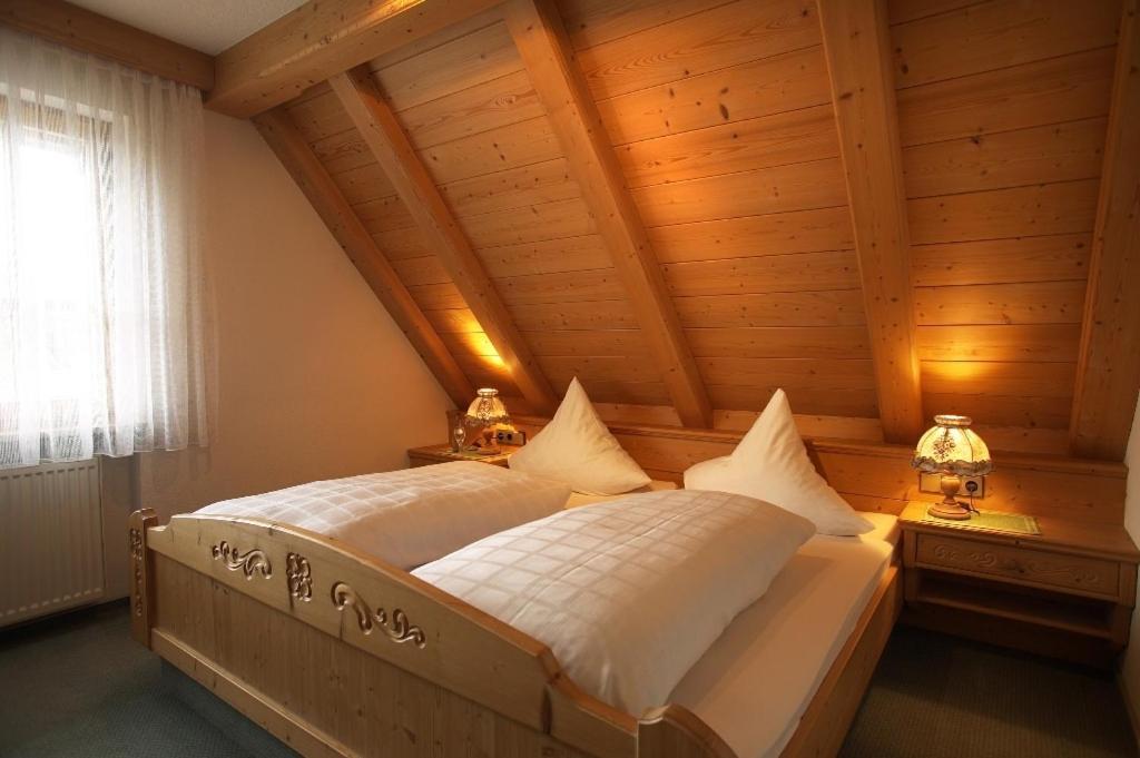 Landgasthof Loewen Neubulach Habitación foto