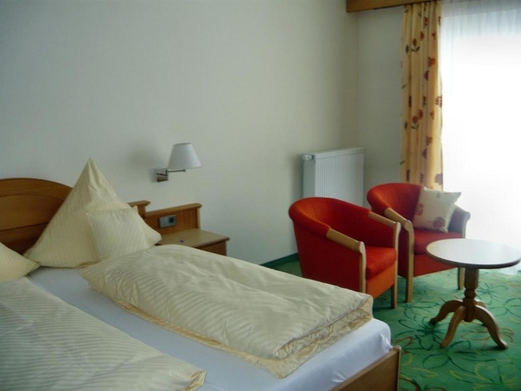 Landgasthof Loewen Neubulach Habitación foto
