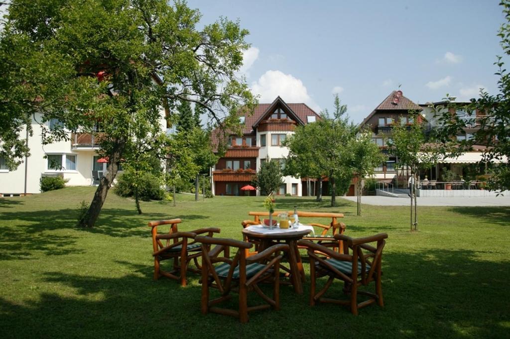 Landgasthof Loewen Neubulach Exterior foto