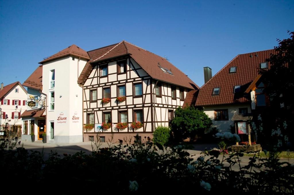 Landgasthof Loewen Neubulach Exterior foto